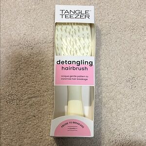 New in Box Tangle Teezer Cream Detangling Hairbrush Extra Gentle